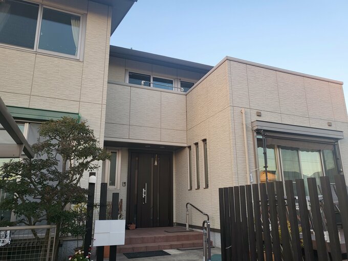 二世帯住宅の外観