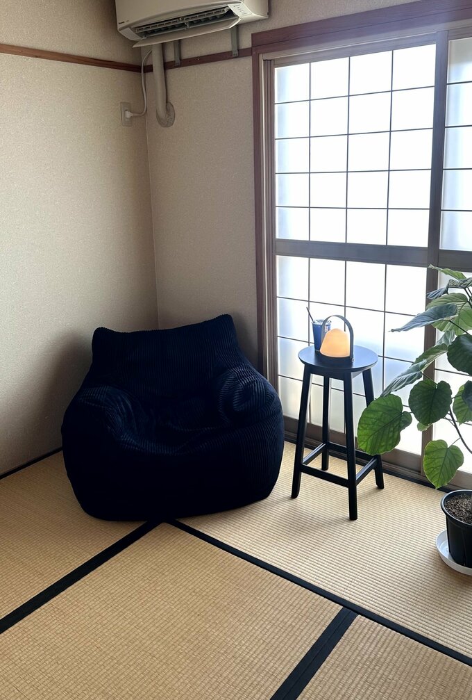 和室とビーズソファ