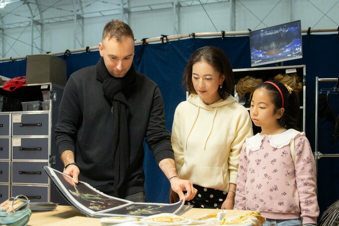 バックステージ