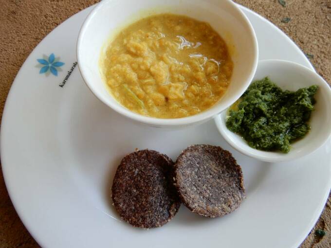 ダルカレーとクロッカンロティとカレーリーフ