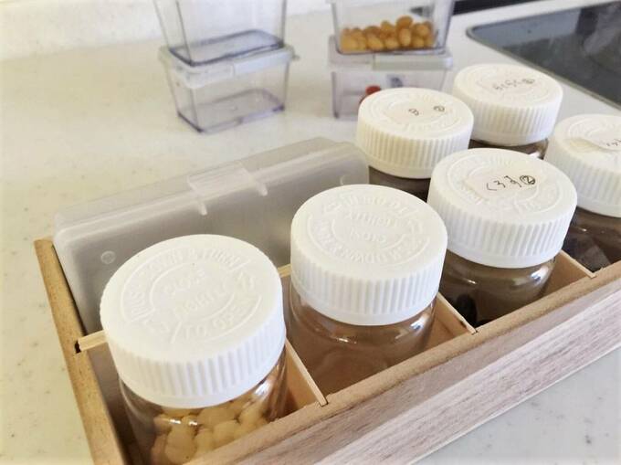丸いお薬ビンでそろえて