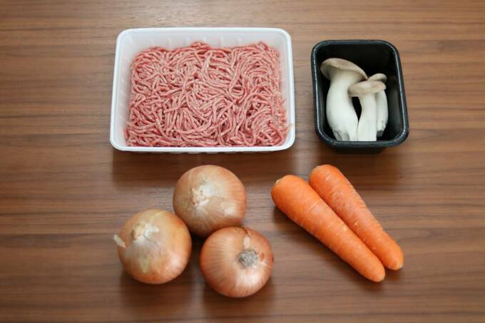 ひき肉タマネギなど