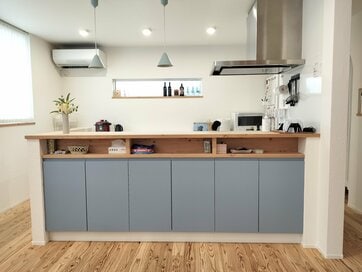 「散らからないリビング」になる家づくりのコツ。“造作収納”で子どもが自然に片付ける空間に