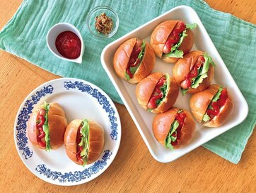 ホットドッグをロールパンで。5分でできる華やかな食卓