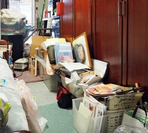 足の踏み場もない実家を片づけ。始める前に知っておくべき4つのポイント