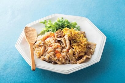 豚ショウガと中華風炊き込みご飯。すべて炊飯器で同時調理