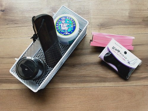 「メッシュラック」と「インテリアウォールバー」