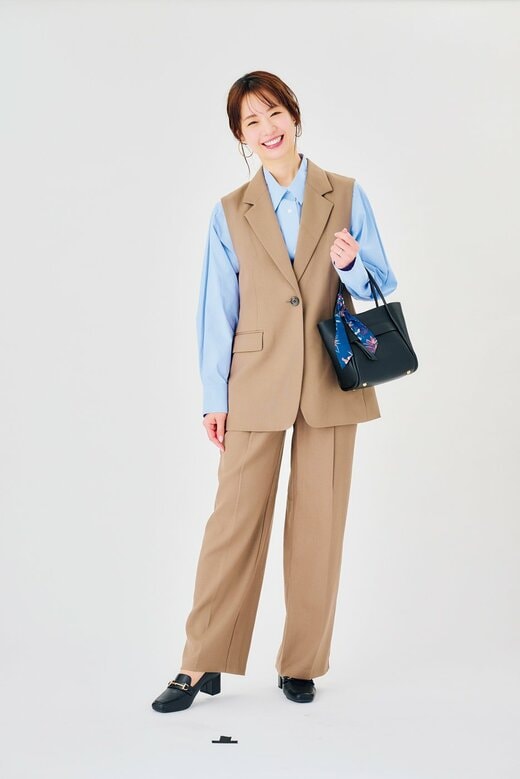 セットアップコーデの女性