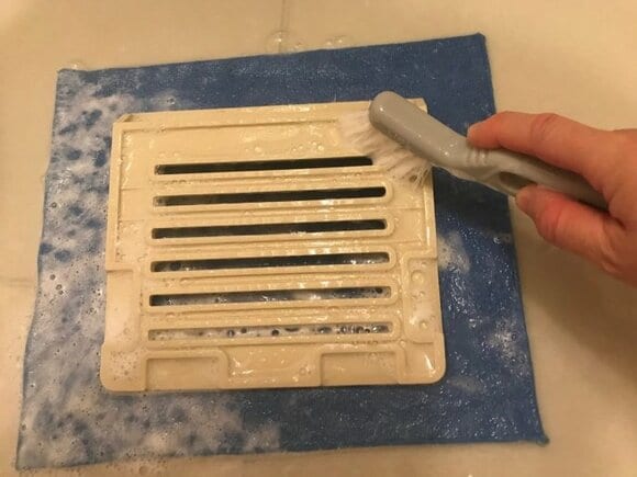 パーツを洗う際の養生に