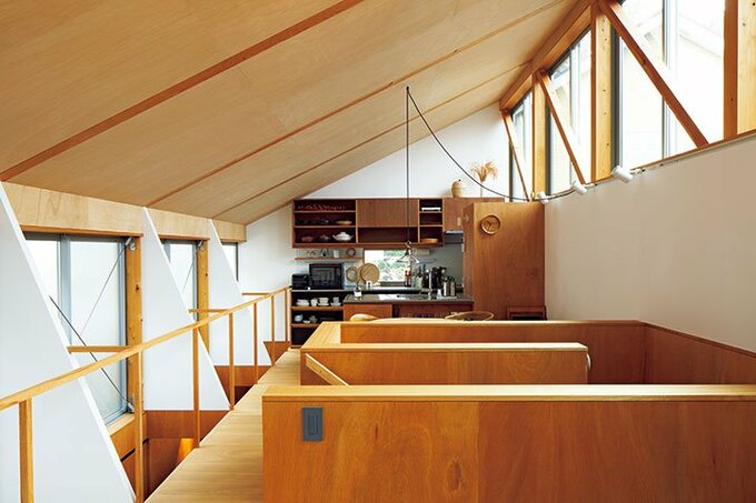 リビングからダイニングキッチンを見たところ