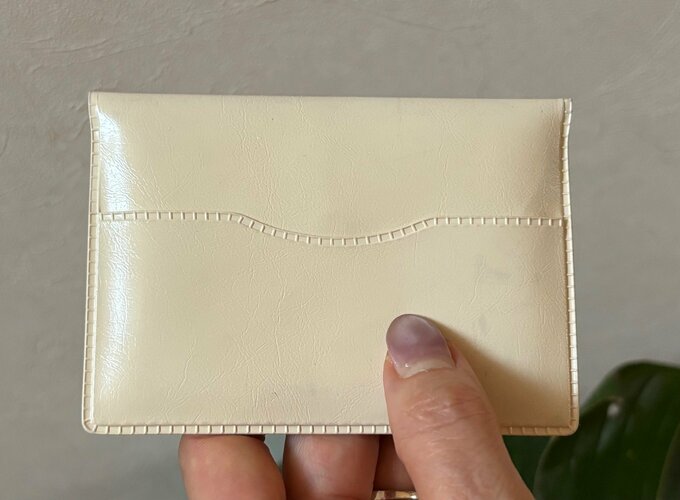 写真:小銭入れうしろ