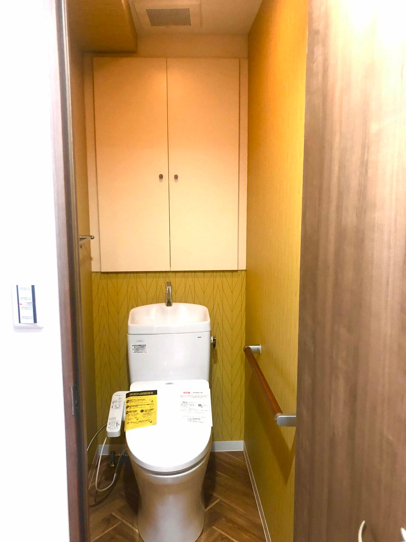 アクセントクロスに満足、でも、アピールがすぎるトイレに後悔:リフォームの内装材選び | ESSEonline(エッセ オンライン)