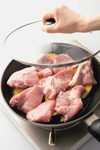 ［保存ポイント6］野菜を下に敷いて蒸す