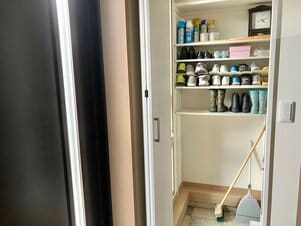 不便すぎる…新居玄関に憧れの「土間収納」を採用したら。住んでわかった“まさかの落とし穴”3つ