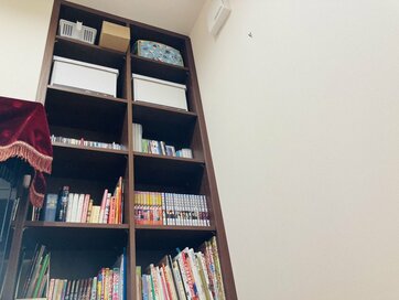 小さな家には、置き家具より造作棚！ものを集中管理、プチ図書館もできた