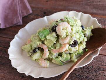 ポテトサラダにアボカドをイン！おしゃれでパーティ映え抜群