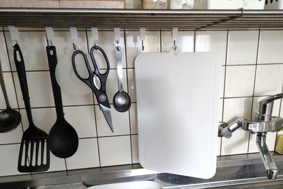 50代、使ってよかった「軽量アイテム」4つ。キャンドゥのまな板は移動させやすい