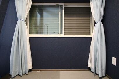 電動シャッターを窓につけたら想像以上に快適。実感したメリットは？