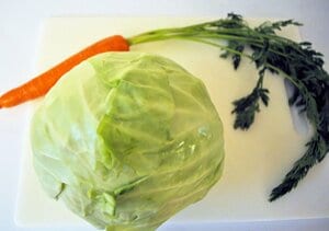 アメリカではこんな感じの葉つきニンジンでつくります