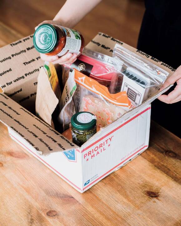 箱に入った食材