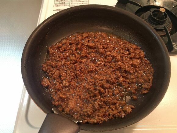 汁気が少なくなるまでいり煮にする