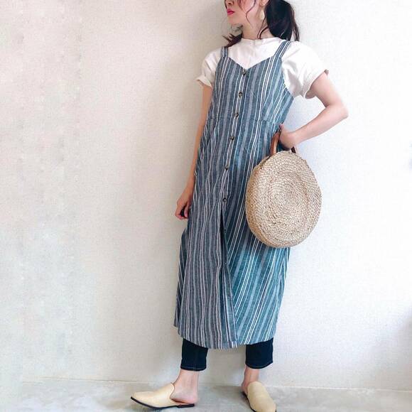 あえてデニムを合わせてカジュアルダウン