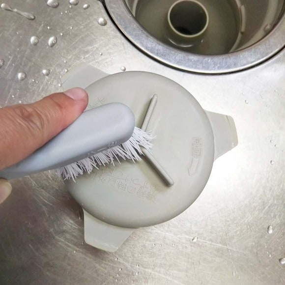 排水口専用のブラシ