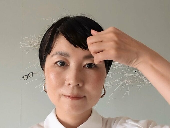 8:2ぐらいで前髪を分けて流す