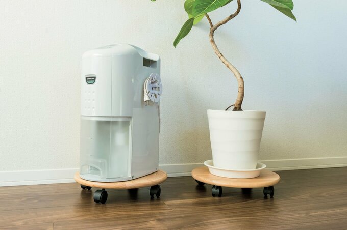 キャスターつきの台へのせて可動式収納に