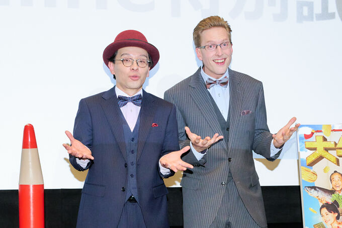 （左から）赤ペン瀧川さん、厚切りジェイソンさん