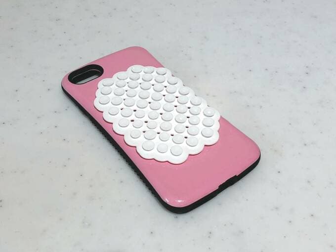 スマホに吸着シート
