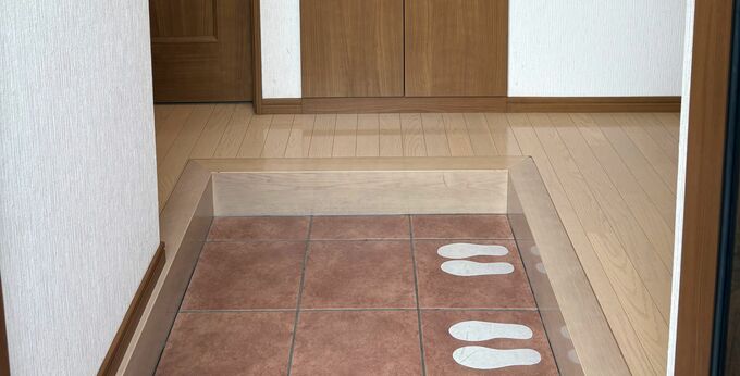 名倉さん宅の玄関全景