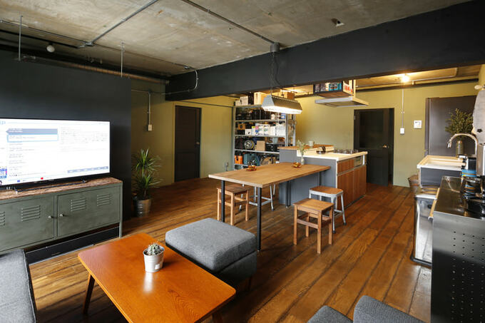 ネイビーの建具