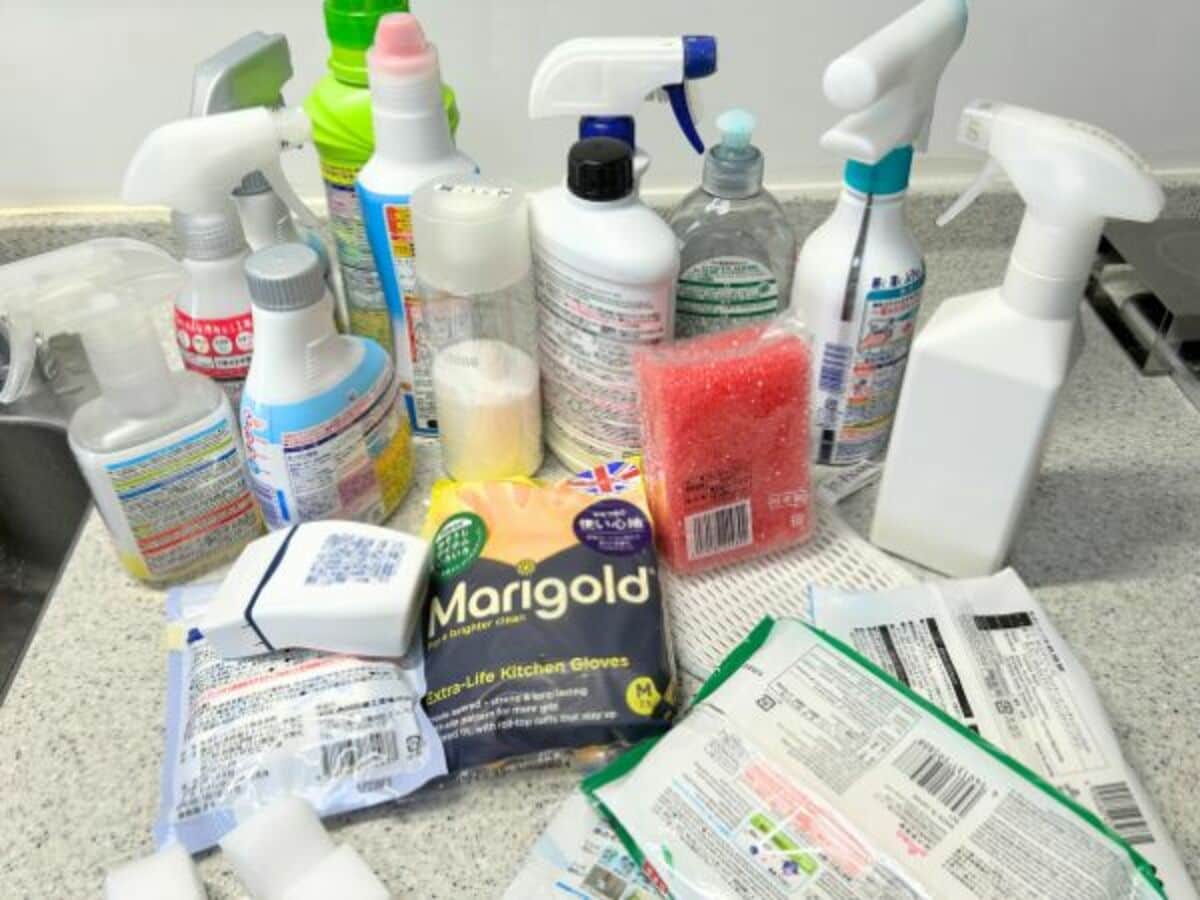 大掃除 洗剤 使い分け _ どの洗剤を使えばいいかもう悩まない汚れと洗剤の早見表の活用で劇的に掃除が楽になる – SORK