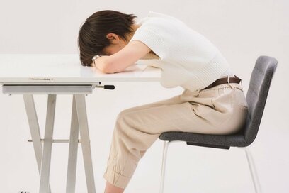 頭が驚くほどすっきりする「仮眠」のポイント4つ。座ったまま、しっかり寝ない