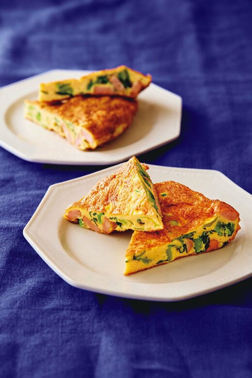 コマツナとソーセージのオムレツ