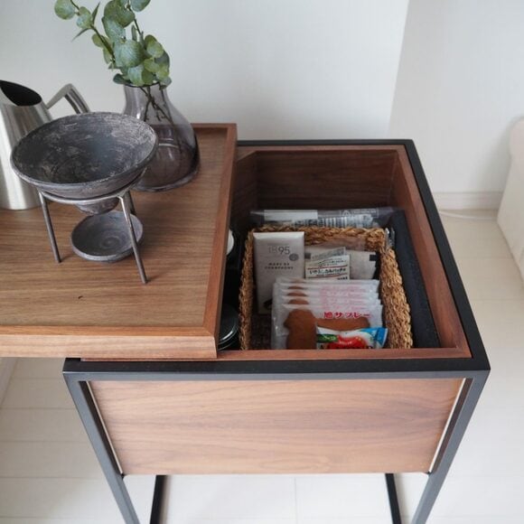 収納家具であるサイドテーブル