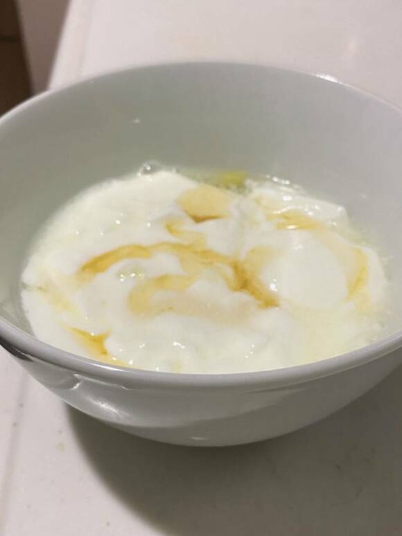 ヨーグルトにリンゴ