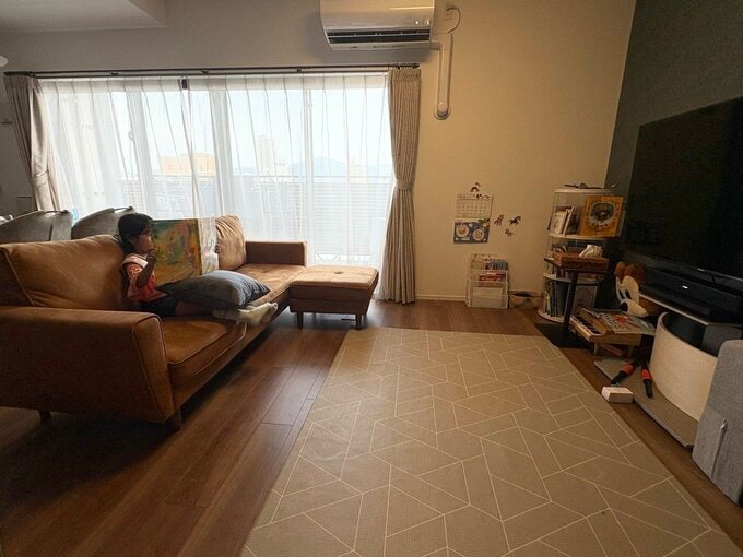 センターテーブルがない広々としたリビング
