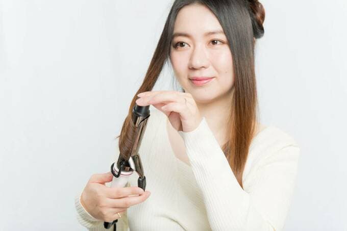 アイロンを内側に1回転させる