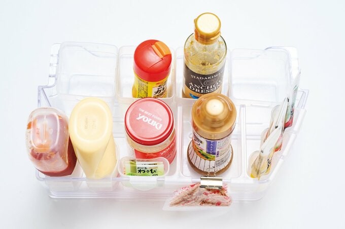 仕切られた冷蔵庫ドアポケット