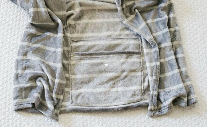 毛布の裏にポケット