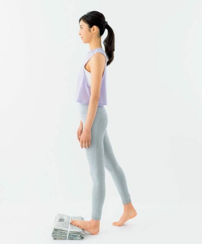 女性ひざ裏をのばす