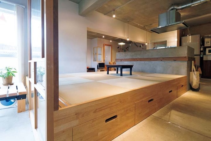 小上がりの下を収納として活用