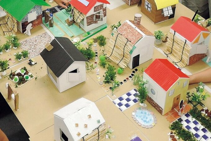 出張授業「窓から考えるエコハウスづくり」で作成した模型
