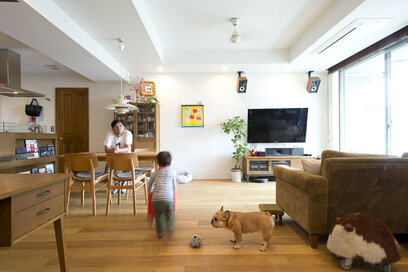 【マンションリノベ事例】回遊できる快適動線と、家族全員の居場所があるLDK