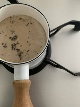 自家製チャイでホッとひと息。スパイスは粉末タイプでOK