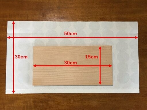 カットした生地と板のサイズ