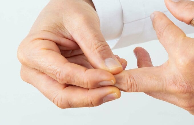 指先のマッサージ