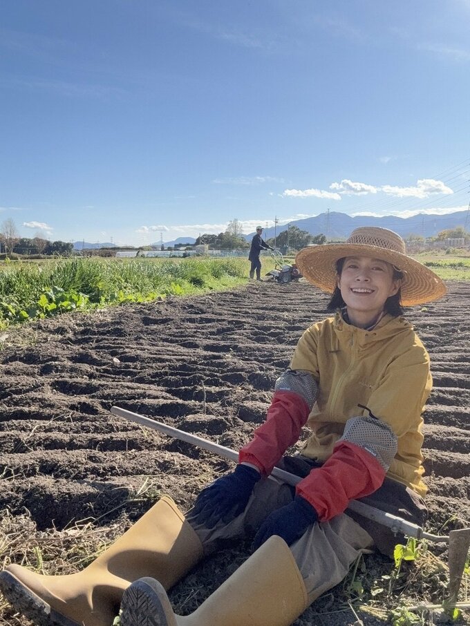 畑にいるAYUMIさん